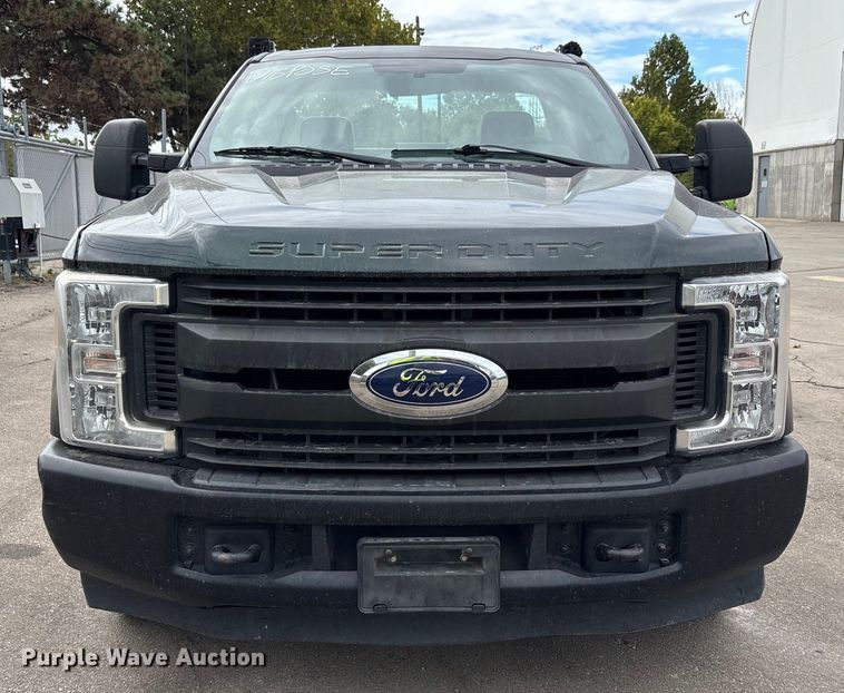 image for item EM6093 2017 Ford F250 Super Duty pickup truck