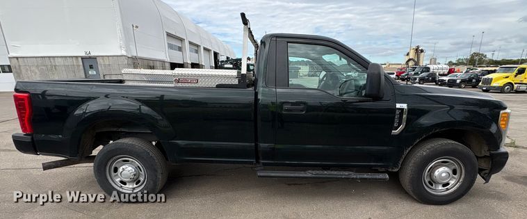 image for item EM6093 2017 Ford F250 Super Duty pickup truck