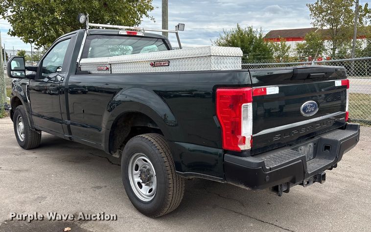 image for item EM6093 2017 Ford F250 Super Duty pickup truck