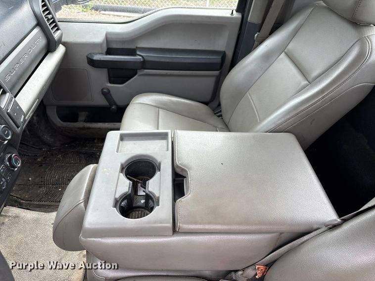 image for item EM6093 2017 Ford F250 Super Duty pickup truck