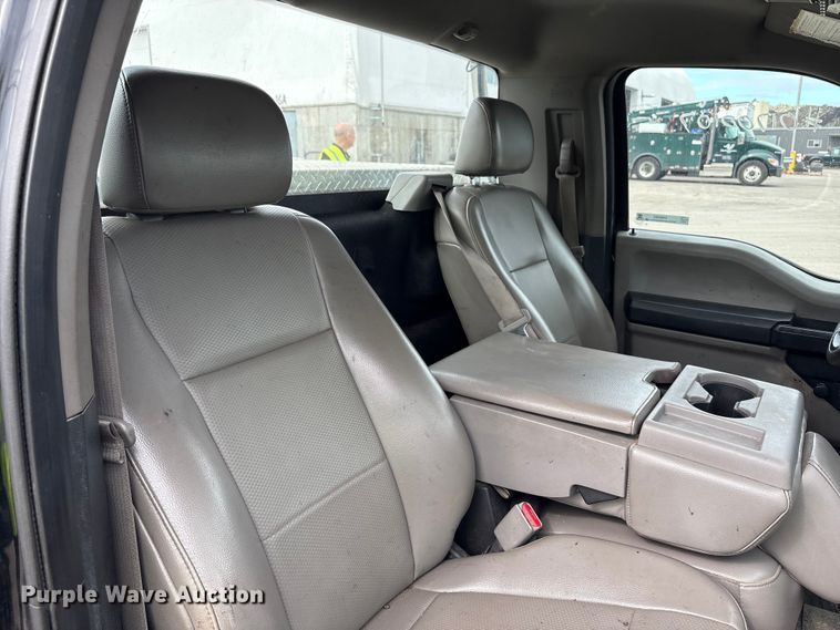 image for item EM6093 2017 Ford F250 Super Duty pickup truck