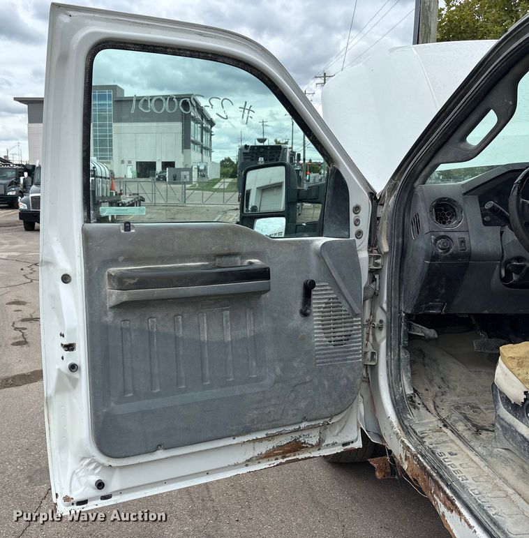 image for item EM6094 2012 Ford F250 Super Duty pickup truck