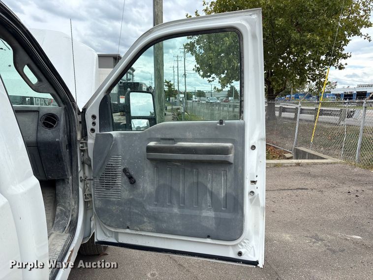 image for item EM6094 2012 Ford F250 Super Duty pickup truck