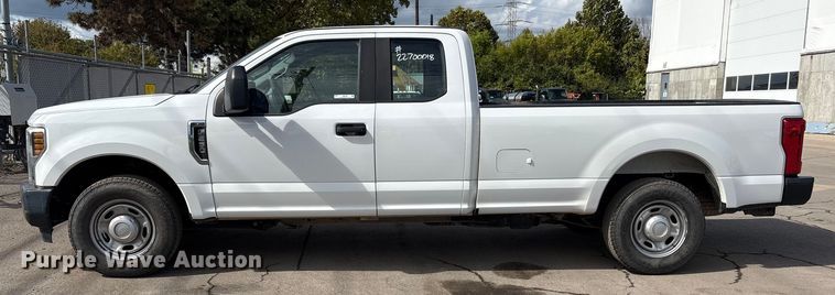 image for item EM6095 2018 Ford F250 Super Duty SuperCab pickup truck