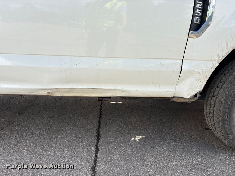 image for item EM6095 2018 Ford F250 Super Duty SuperCab pickup truck