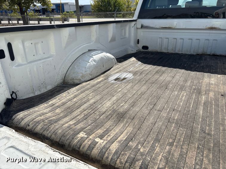 image for item EM6095 2018 Ford F250 Super Duty SuperCab pickup truck