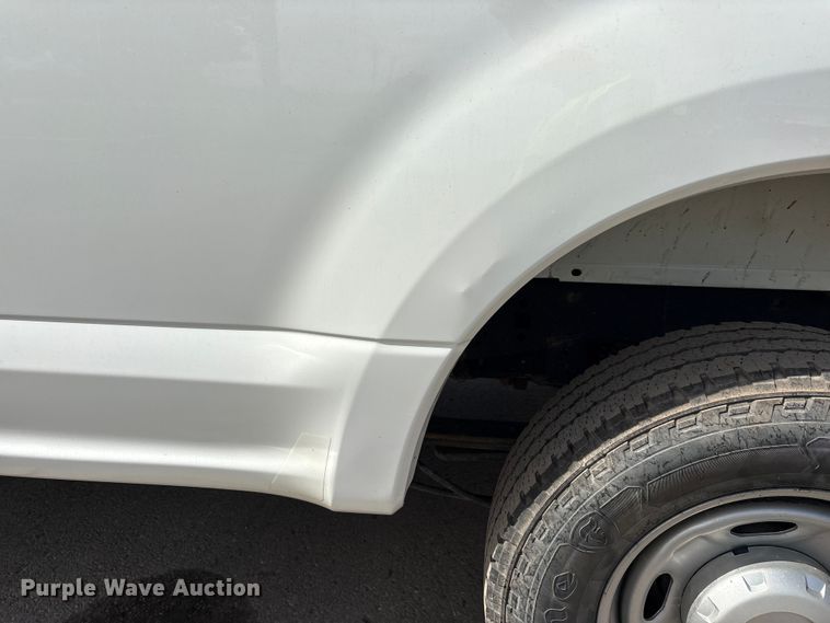 image for item EM6095 2018 Ford F250 Super Duty SuperCab pickup truck