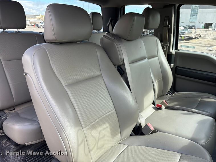 image for item EM6095 2018 Ford F250 Super Duty SuperCab pickup truck