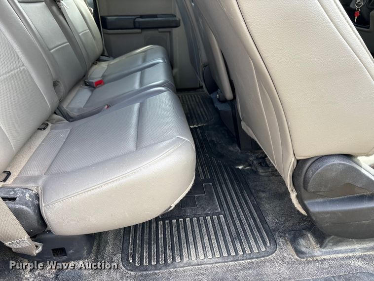 image for item EM6095 2018 Ford F250 Super Duty SuperCab pickup truck