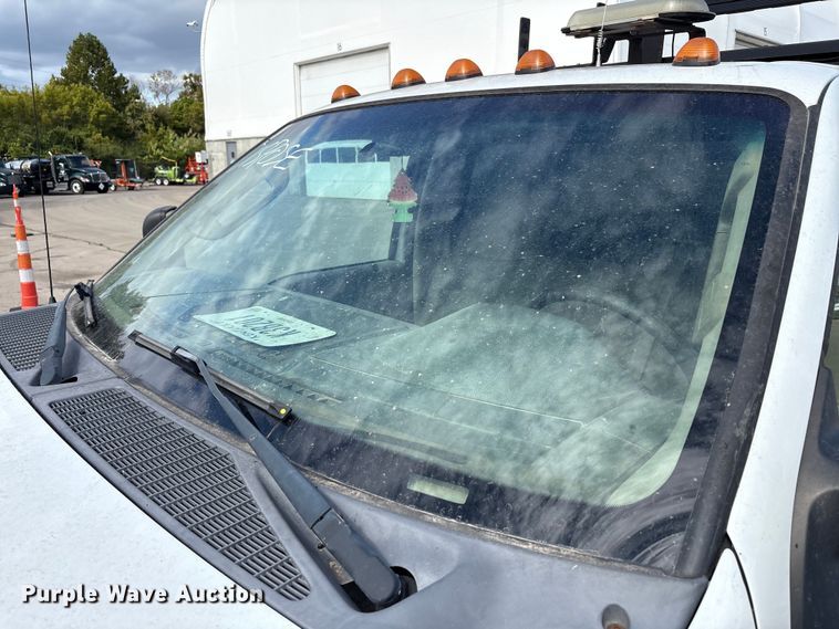 image for item EM6096 2008 Ford F450 Super Duty flatbed truck