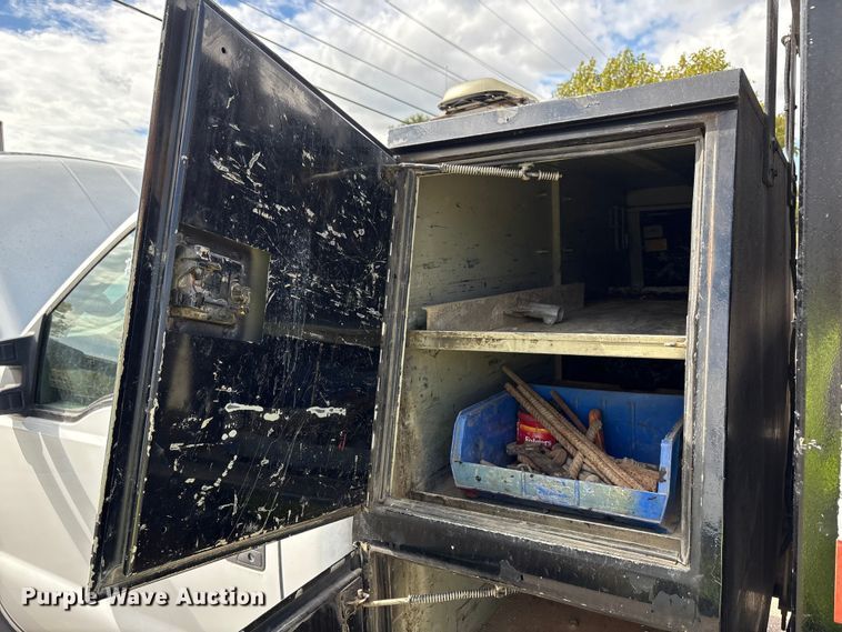 image for item EM6096 2008 Ford F450 Super Duty flatbed truck