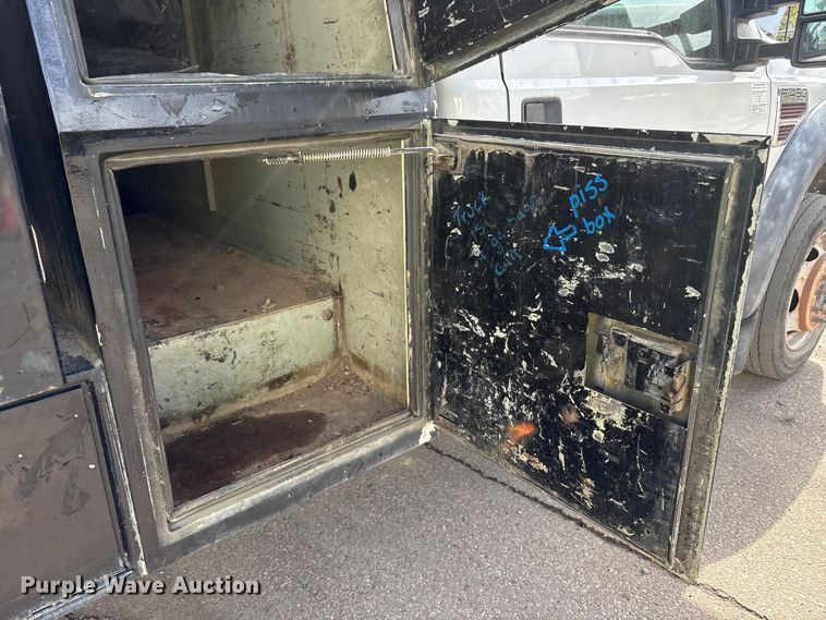 image for item EM6096 2008 Ford F450 Super Duty flatbed truck