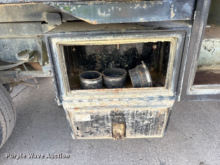 image for item EM6096 2008 Ford F450 Super Duty flatbed truck