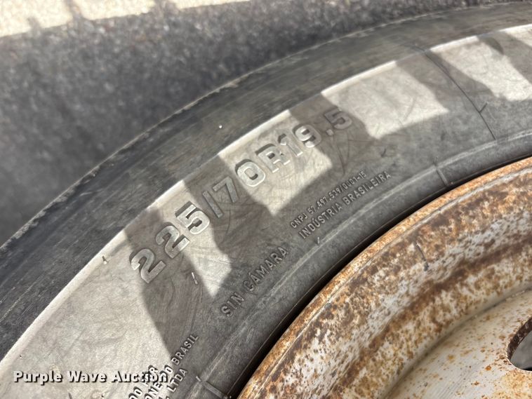 image for item EM6096 2008 Ford F450 Super Duty flatbed truck