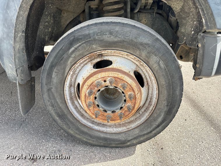 image for item EM6096 2008 Ford F450 Super Duty flatbed truck