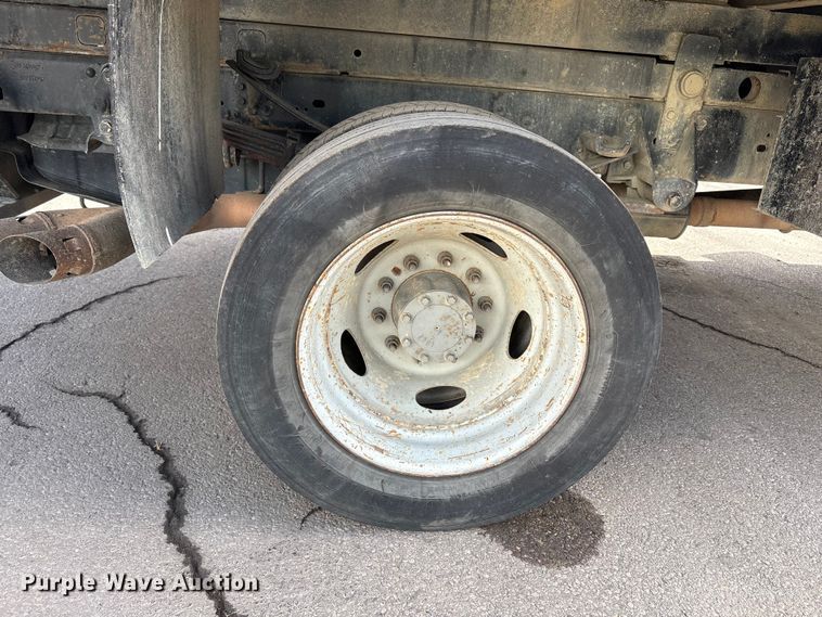 image for item EM6096 2008 Ford F450 Super Duty flatbed truck