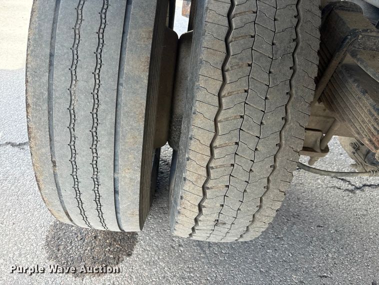 image for item EM6096 2008 Ford F450 Super Duty flatbed truck