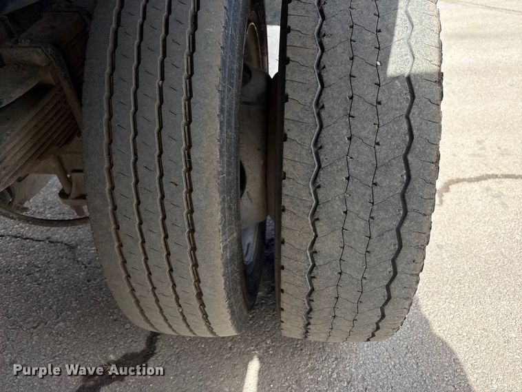 image for item EM6096 2008 Ford F450 Super Duty flatbed truck