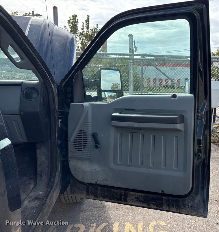 image for item EM6097 2016 Ford F250 Super Duty Quad Cab dump bed pickup truck