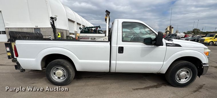 image for item EM6098 2016 Ford F250 Super Duty pickup truck