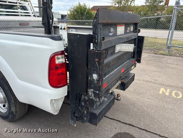 image for item EM6098 2016 Ford F250 Super Duty pickup truck