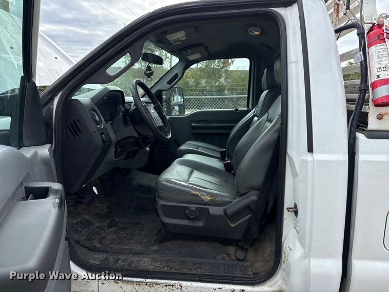 image for item EM6098 2016 Ford F250 Super Duty pickup truck