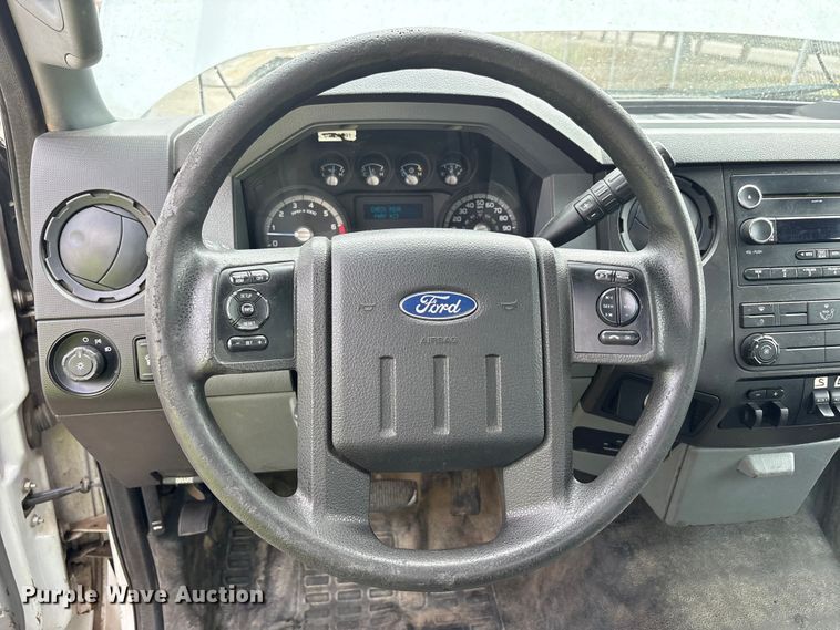 image for item EM6098 2016 Ford F250 Super Duty pickup truck