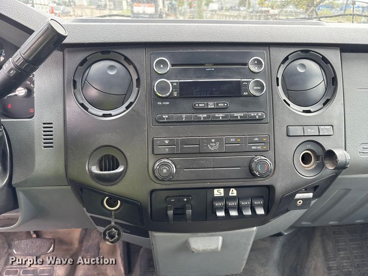 image for item EM6098 2016 Ford F250 Super Duty pickup truck