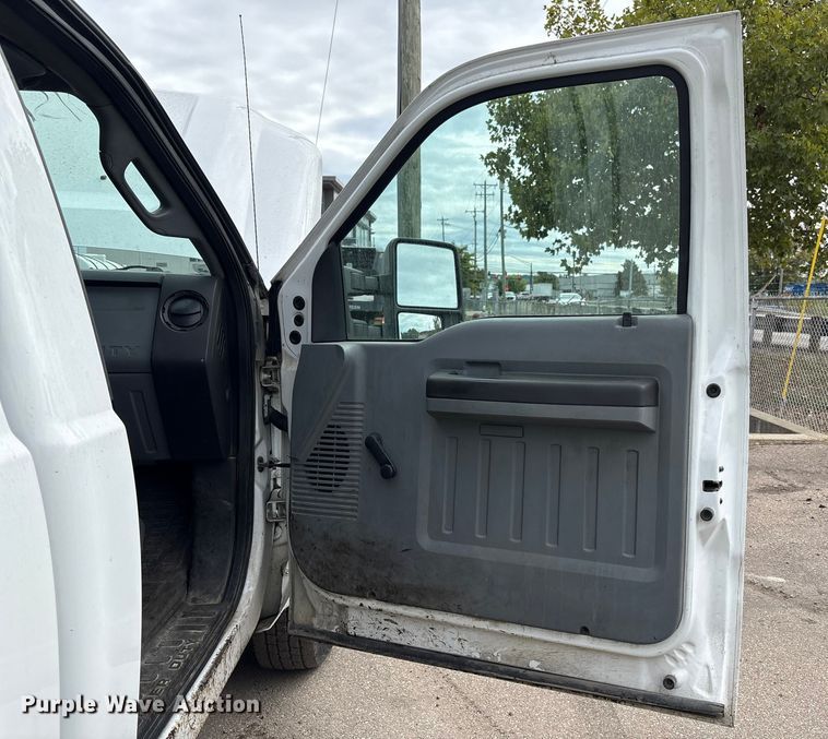 image for item EM6098 2016 Ford F250 Super Duty pickup truck