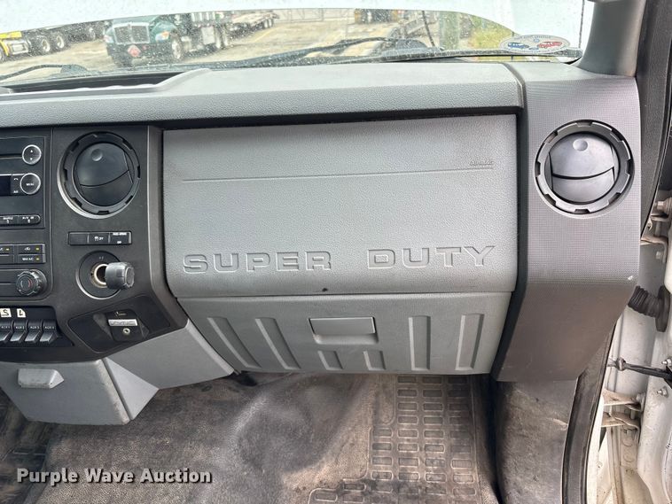 image for item EM6098 2016 Ford F250 Super Duty pickup truck