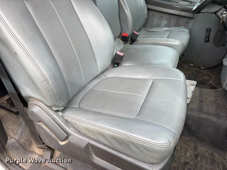 image for item EM6098 2016 Ford F250 Super Duty pickup truck