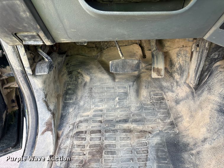 image for item EM6099 2012 Ford F350 Super Duty utility bed pickup truck