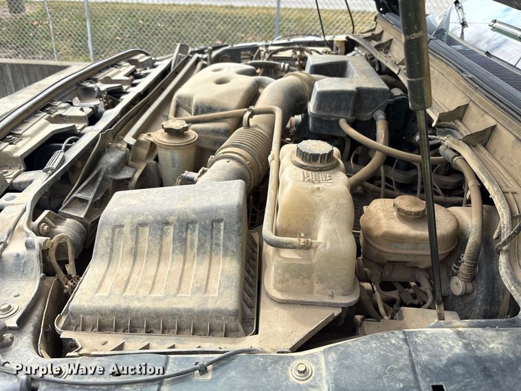 image for item EM6099 2012 Ford F350 Super Duty utility bed pickup truck