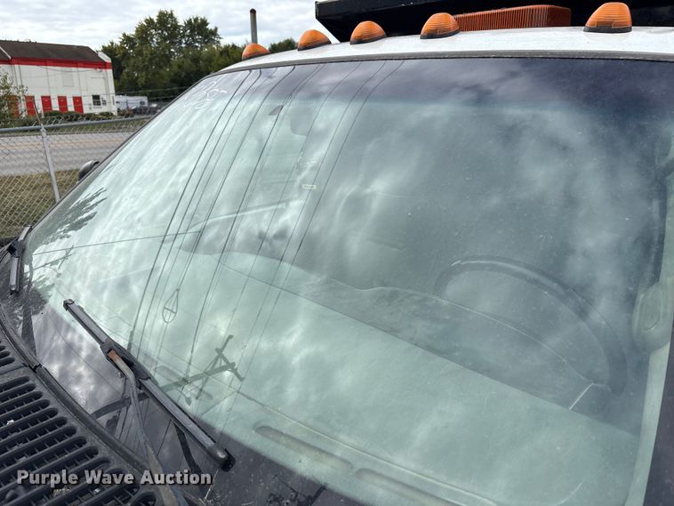 image for item EM6100 2006 Ford F550 dump truck