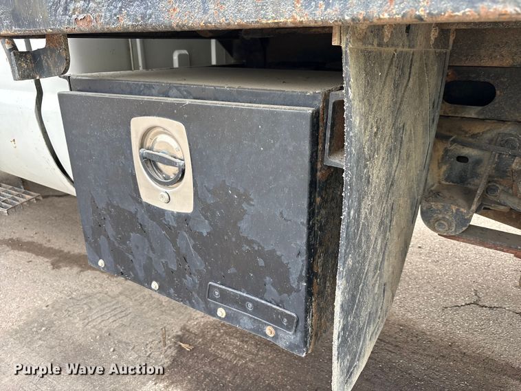 image for item EM6100 2006 Ford F550 dump truck