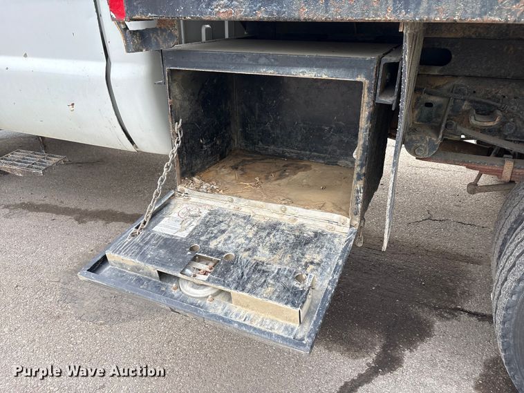 image for item EM6100 2006 Ford F550 dump truck