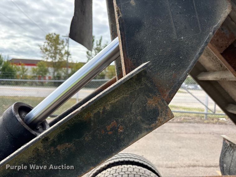 image for item EM6100 2006 Ford F550 dump truck