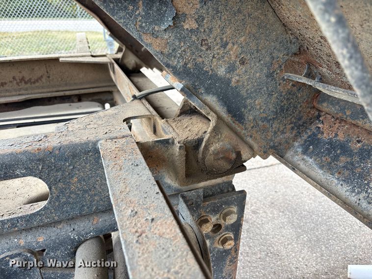 image for item EM6100 2006 Ford F550 dump truck