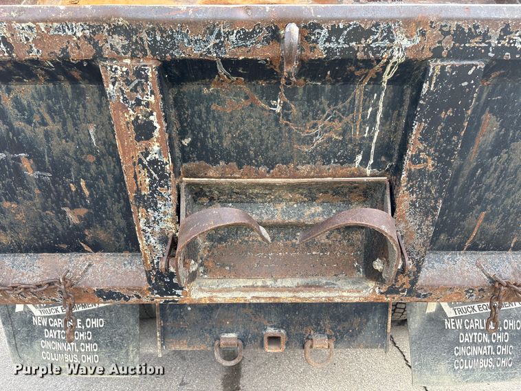 image for item EM6100 2006 Ford F550 dump truck