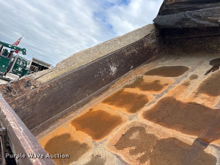 image for item EM6100 2006 Ford F550 dump truck