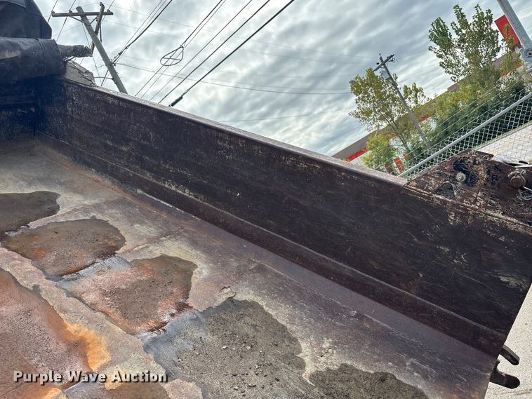 image for item EM6100 2006 Ford F550 dump truck