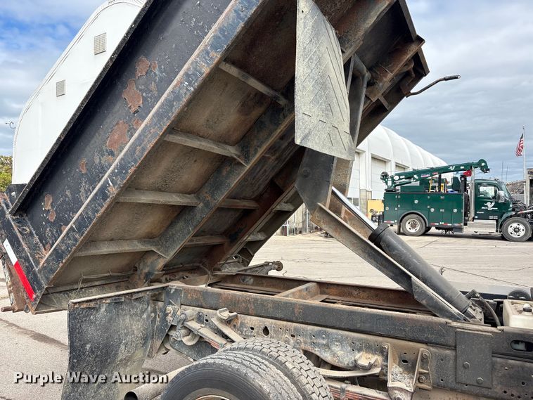image for item EM6100 2006 Ford F550 dump truck