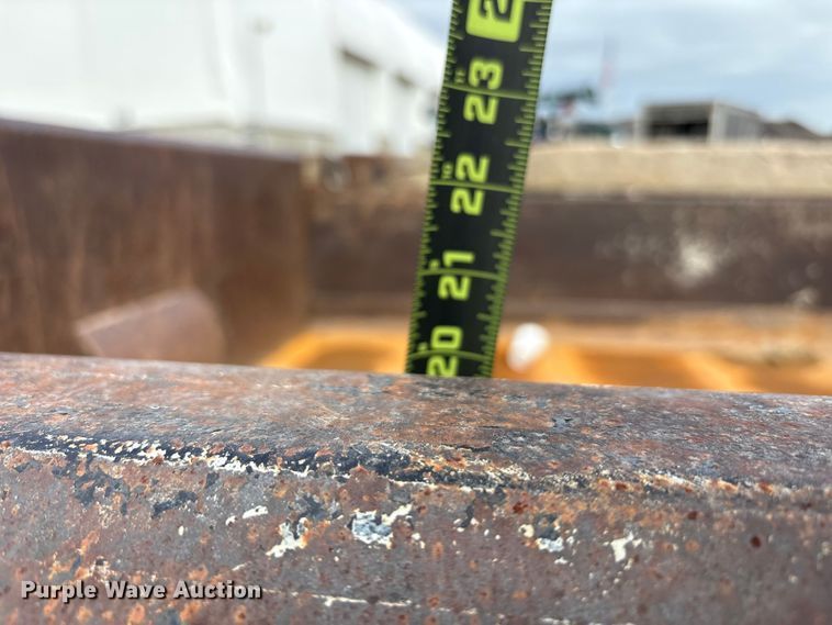 image for item EM6100 2006 Ford F550 dump truck