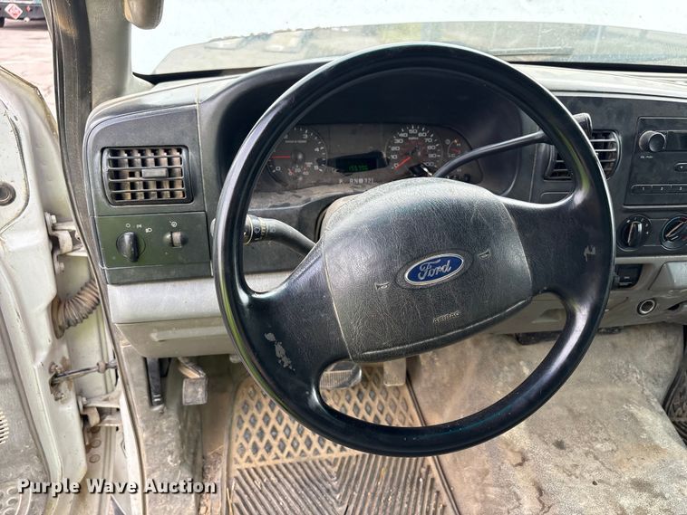 image for item EM6100 2006 Ford F550 dump truck