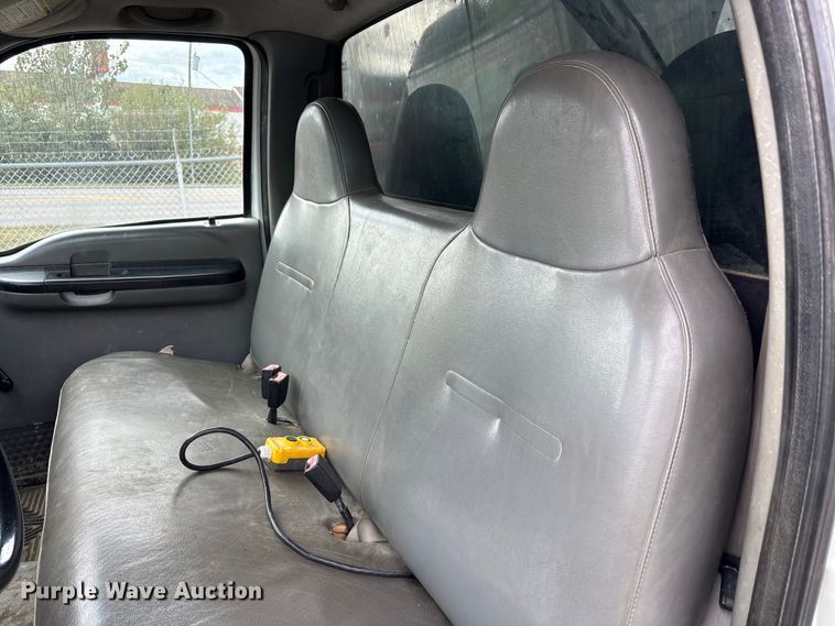 image for item EM6100 2006 Ford F550 dump truck