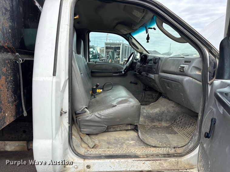 image for item EM6100 2006 Ford F550 dump truck