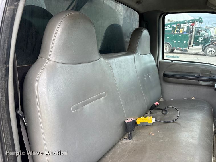 image for item EM6100 2006 Ford F550 dump truck