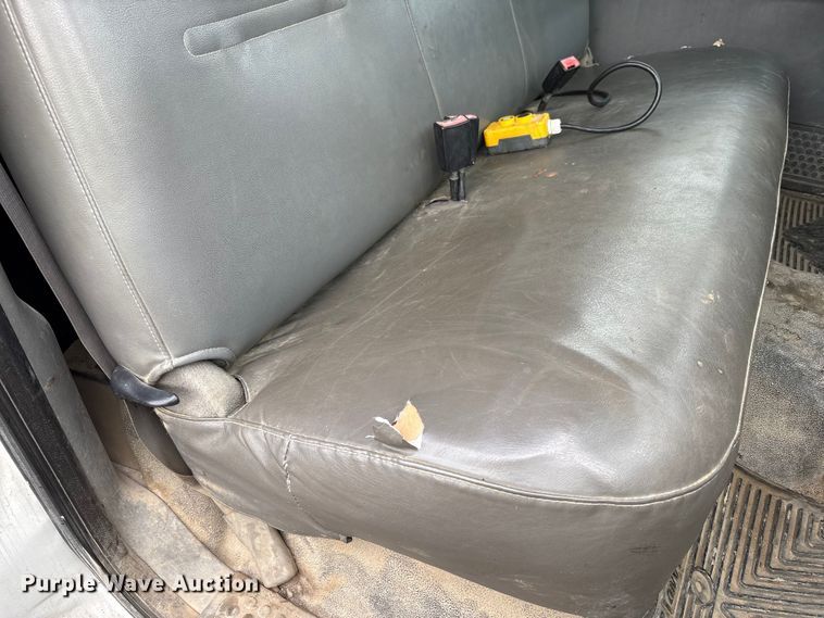 image for item EM6100 2006 Ford F550 dump truck