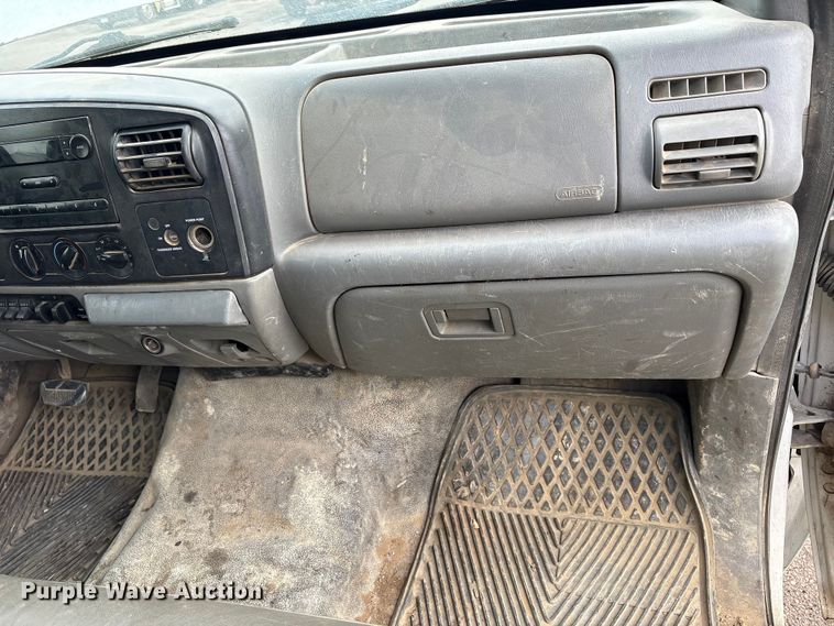 image for item EM6100 2006 Ford F550 dump truck