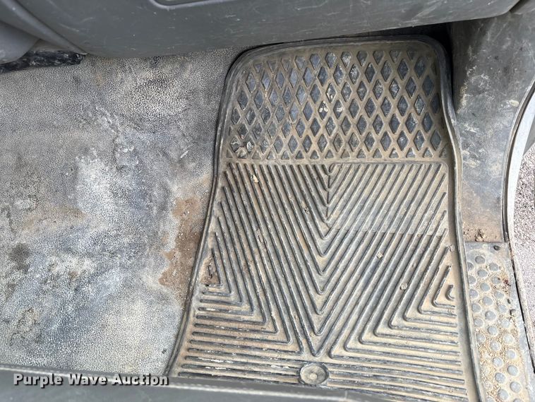 image for item EM6100 2006 Ford F550 dump truck